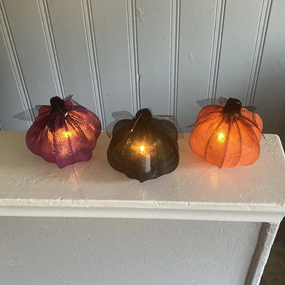 NWT- Set of 3-  Elegant Lace Covered Light Up LED Halloween Pumpkin Decorations